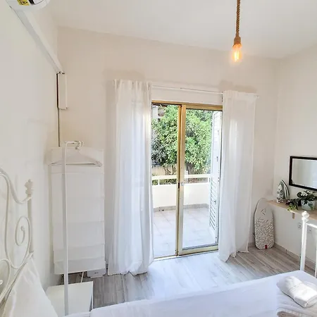 Palmove Makenzie 4 لارنكا